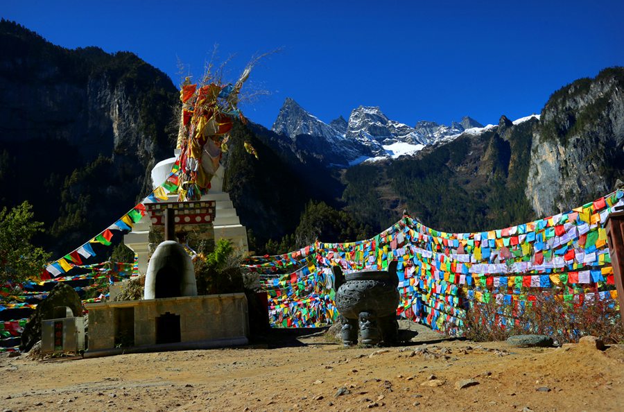 云南 迪庆 香格里拉大峡谷巴拉格宗景区