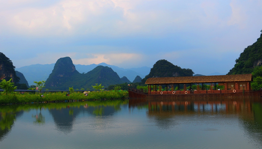 广东| 清远 峰林小镇(原九龙小镇),休闲游