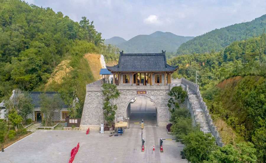 揭阳宝山湖悬崖秋千潮汕文化