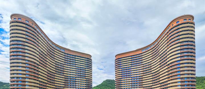 【暑期大促】629享【龙之梦瑞峰国际大酒店】享山景房1晚+双早+双人动物/冰区/嬉水/醉美4选1，加价可升级为马戏/滑雪2选1，马戏/滑雪2选1+4选1，欢度暑期~