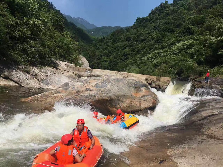 湖北 黄冈 大别山峡谷漂流,难忘与浪共舞