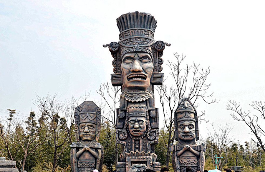 市区乘1路,7路公交车可直达泰山方特欢乐世界.