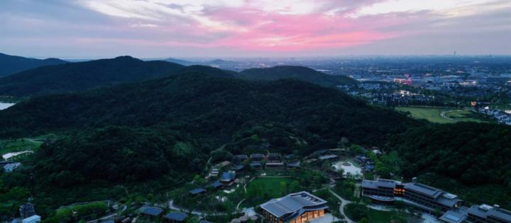 ¥1598|嘉兴开元森泊度假酒店：庭院房2晚（含早）+双园任选门票2张+乐栖马术双人体验+森泊手工坊四选二+屹奇旅拍+欢迎水果+迷你吧